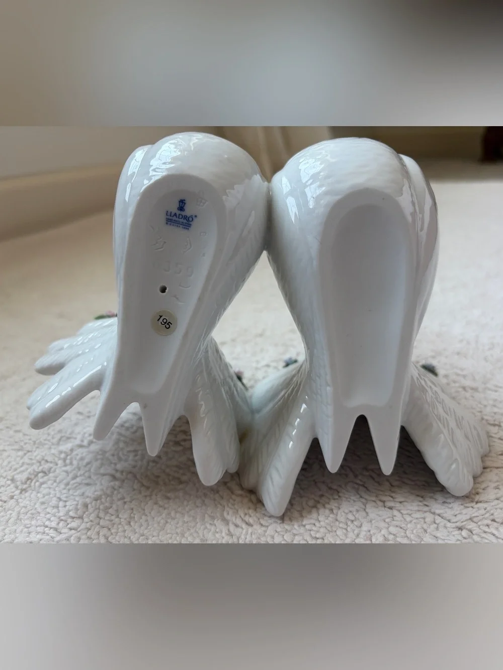 Lladró Kissing Doves with Flowers #6359 Fine Porcelain